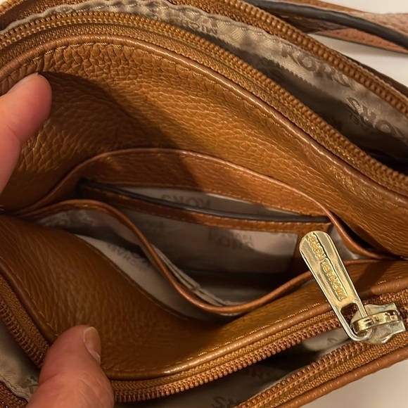 Michael Kors Brown Crossbody Bag with Gold Details - Picture 4 of 11